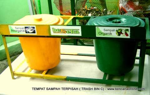 Tempat Sampah Terpilah (TST) BerSekaAr Trash Bin [C]
